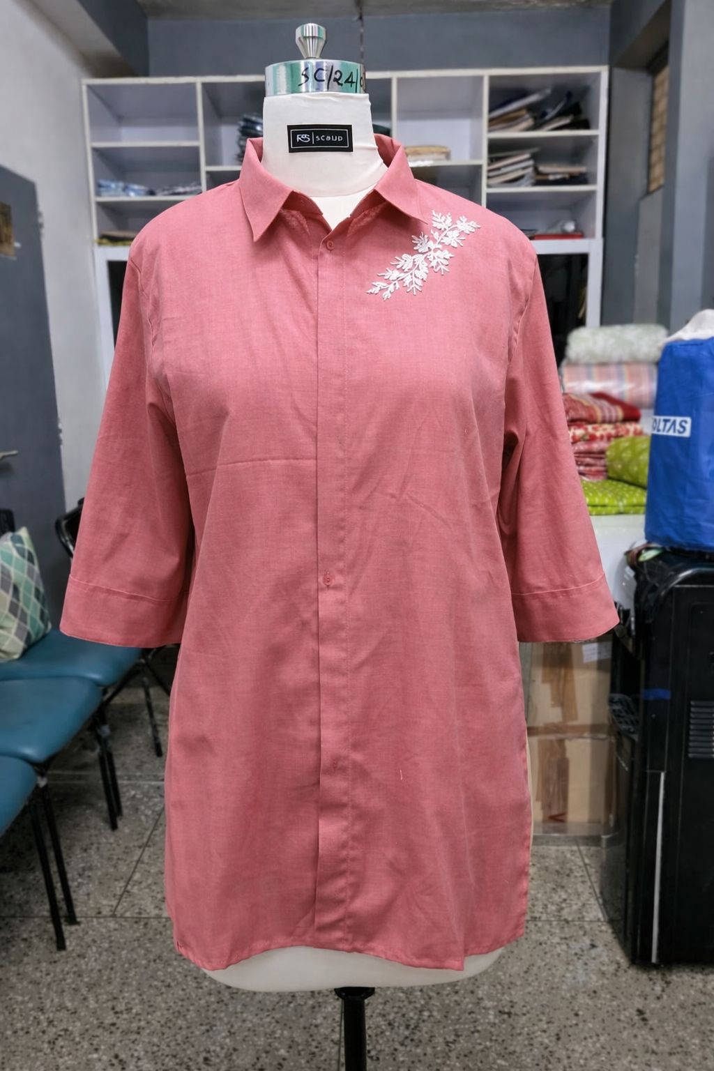 Rose Embroidered Collar Shirt — Zero Kiss